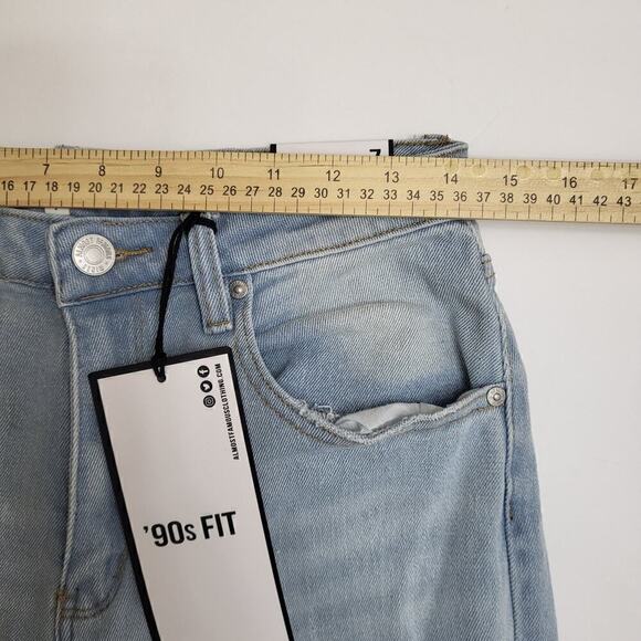 NWT ALMOST FAMOUS Light Wash 90s Fit Distressed Jeans Size 7 - Picture 7 of 9